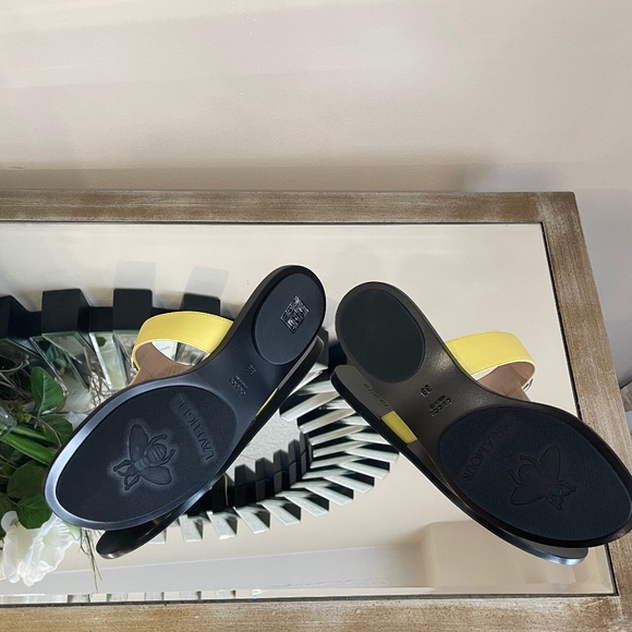 Gucci - Authentic Thong Sandals - Picture 2 of 4
